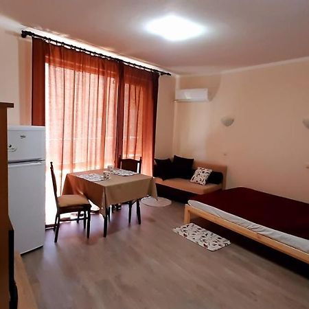 На Море В Сарафово Burgas City Eksteriør billede